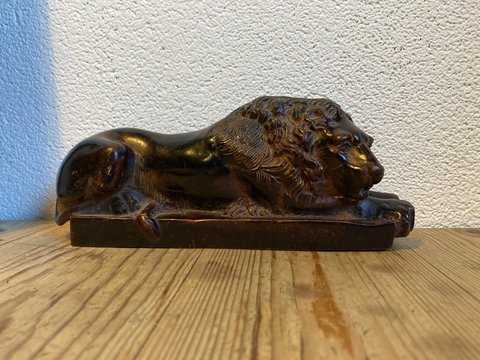 Cast iron lion statuette