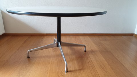 Vitra Eames Segmented Table