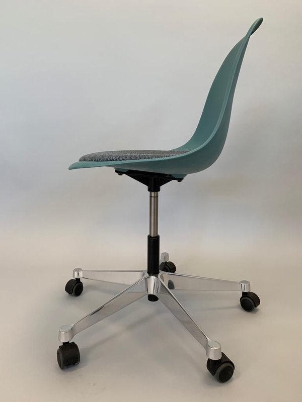 Vitra PSCC (Pivot Side Chair)