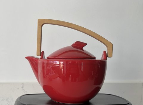 Modernist Bauhaus Teapot