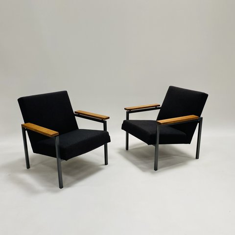 2 arm chairs Model 30 by Gijs van der Sluit, Netherlands 1960