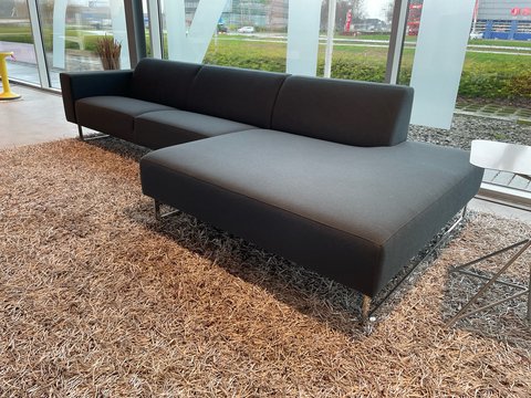 Artifort mare sofa fixed cushion