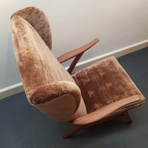 Wingback armchair 'papa bear' style