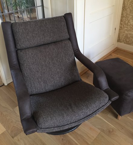 Artifort armchair F140 by Geoffre