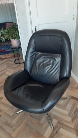 2 x Montel leather swivel recliner chair
