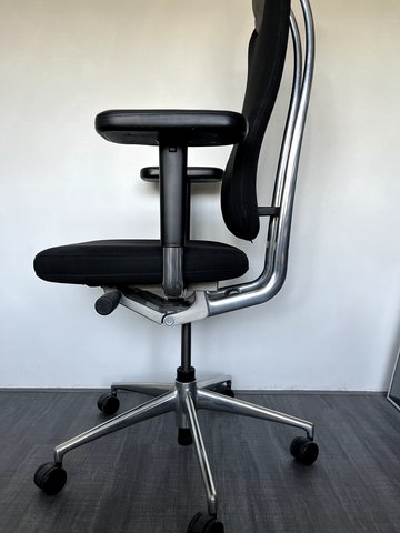 Vitra office chair, Headline black