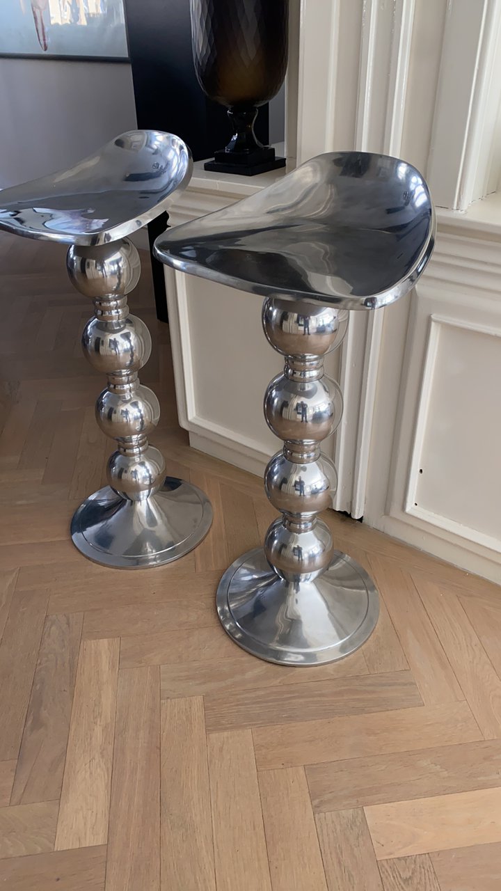 2 x design bar stools