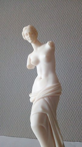 Aphrodite - Venus de Milo - Alabaster beeld - 27 cm