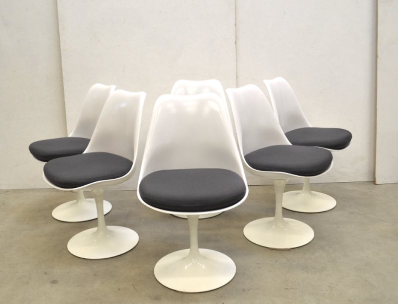 Knoll Eero Saarinen Oval Dining Table & 6 Tulip Chairs Knoll International