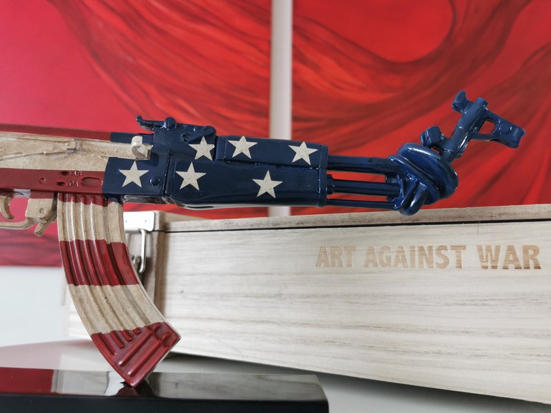Van Apple Art Against War AK47 USA Peace Edition