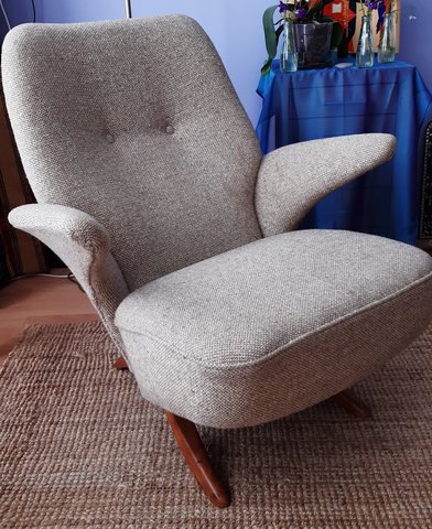 Artifort Penguin chair