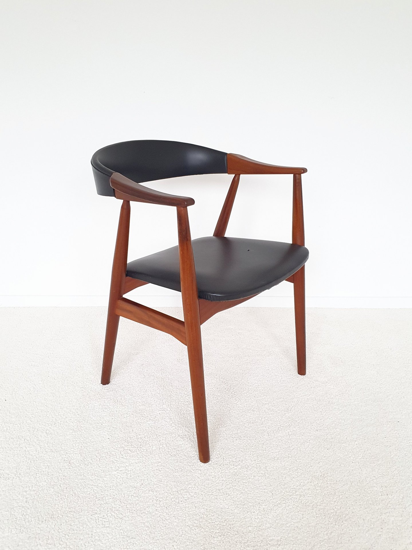 Mentor Geologie in het midden van niets Farstrup Møbler Harlev 213 stoel armchair fauteuil vintage | € 325 | Whoppah