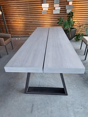 Remy Meijer's dining table