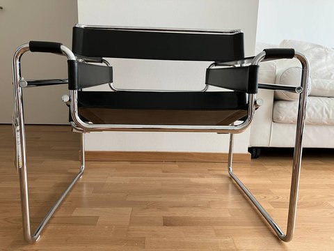 2x Knoll Studio Wassily stoel van Marcel Breuer