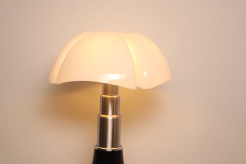 Tafellamp 'Pipistrello' - grote versie van Gae Aulenti voor Martinelli Luce - Italië