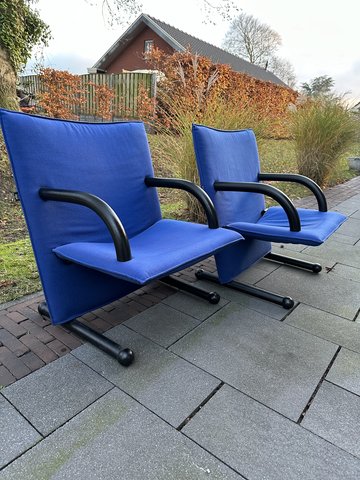 2 x Arflex T-Line chairs