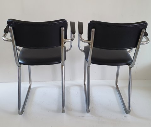 Bauhaus bijzettafel met stoelen 
