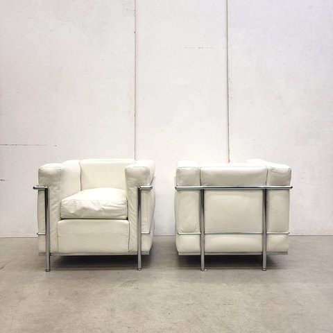 2x Cassina Corbusier Stühle weiß
