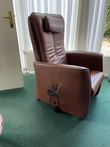 2 x Prominent sta-op stoelen
