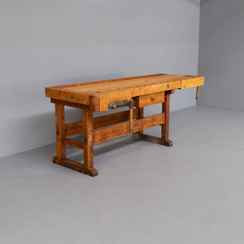 'Ulmia' solid wood workbench