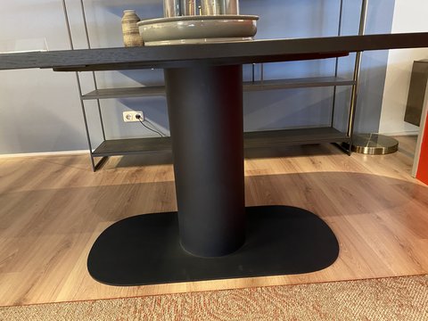 Oval table | bert plantagie