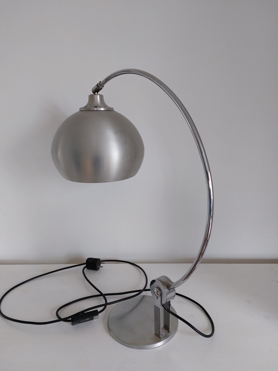 Image 12 of Mid-century tafel/ bureau boog Lamp