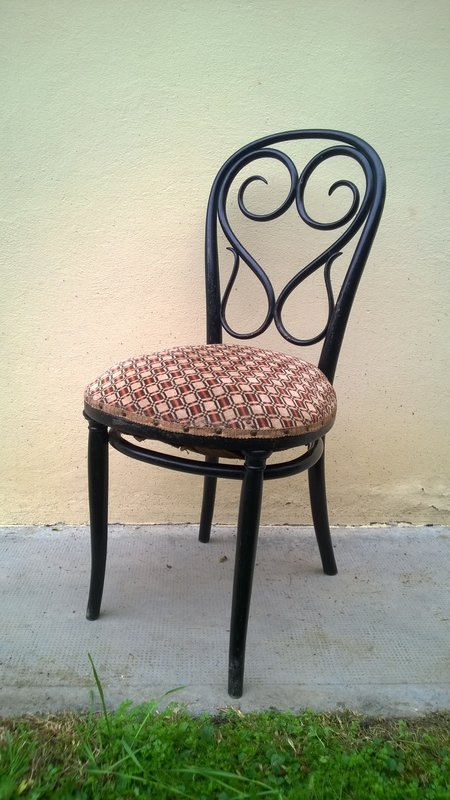 Thonet chair number 4 from 1861-1865, marked with a type 1A label