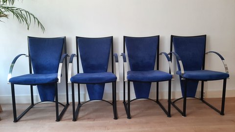 4 blauw suede Memphis stijl design stoelen