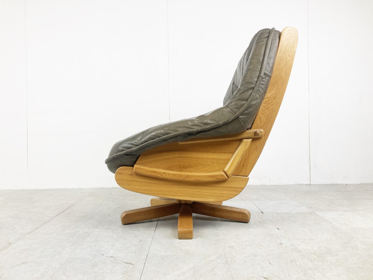 Image 1 of Vintage Brutalist oak and leather swivel chair