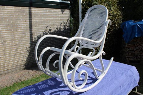 Thonet rocking chair, witte thonet schommelstoel, jaren 70