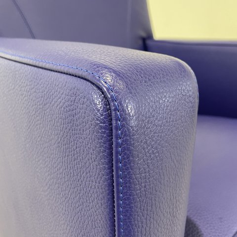 Leolux Dolcinea armchair blue, € 1,050