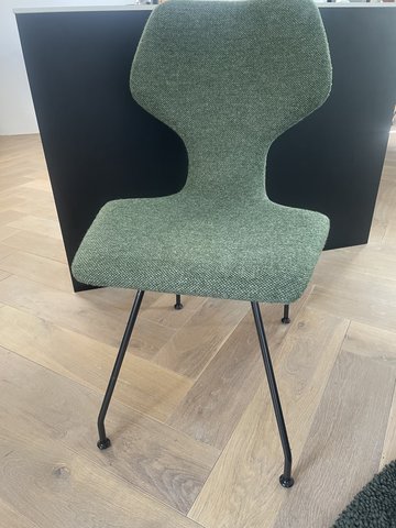 6x Design on Stock Cavalletta dining room chairs