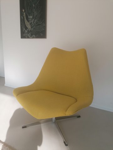 Rare Artifort armchair fabric kvadrat Hallingdal 457