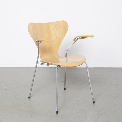 Arne Jacobsen Butterfly chair