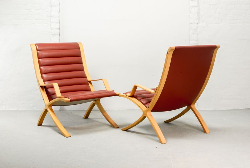 2 Fritz Hansen Pair of Padded Red Leather High Back AX Lounge Chairs by Hvidt and Molgaard Nielsen