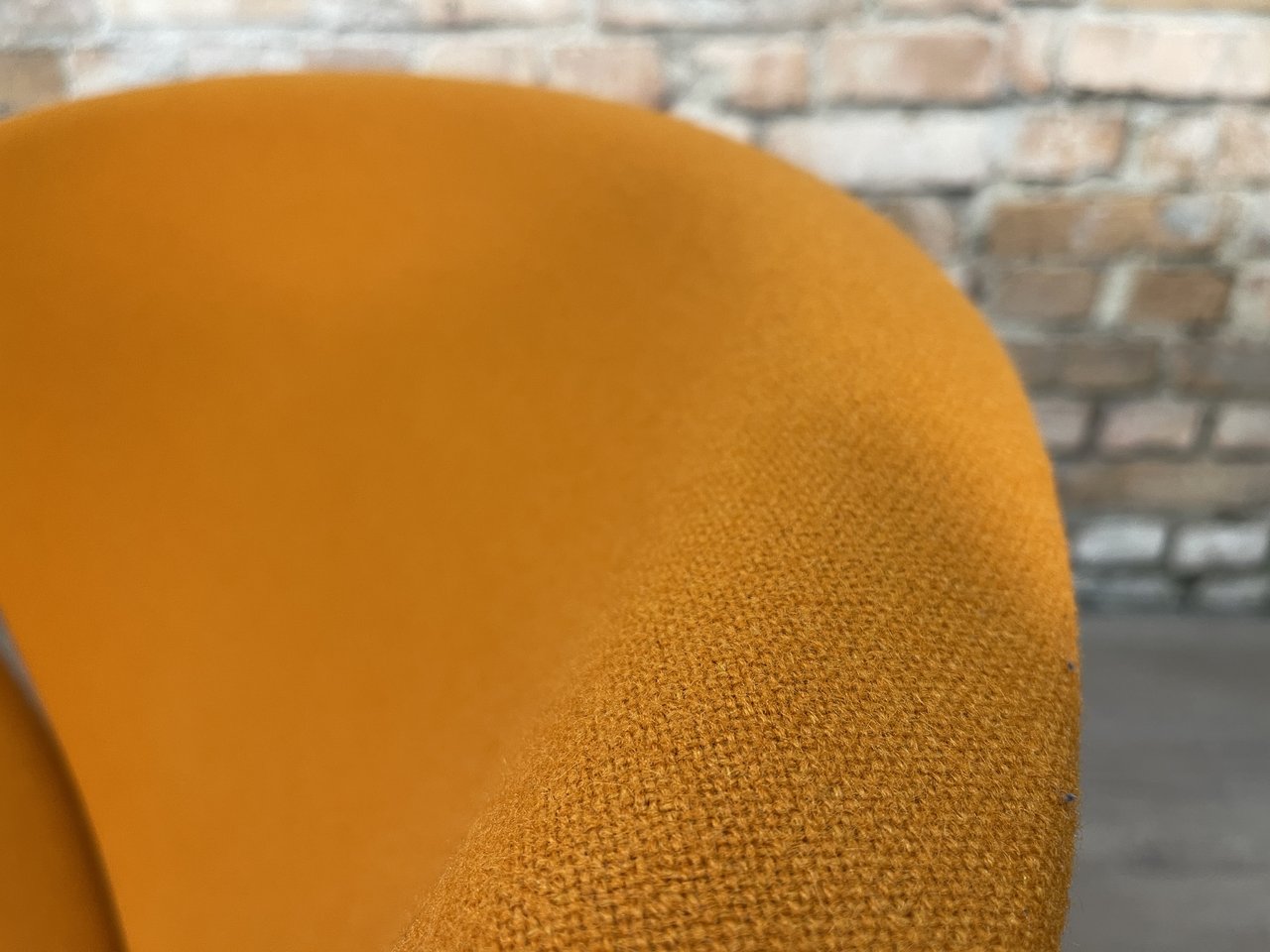 Image 10 of Artifort Orange Slice orange armchair