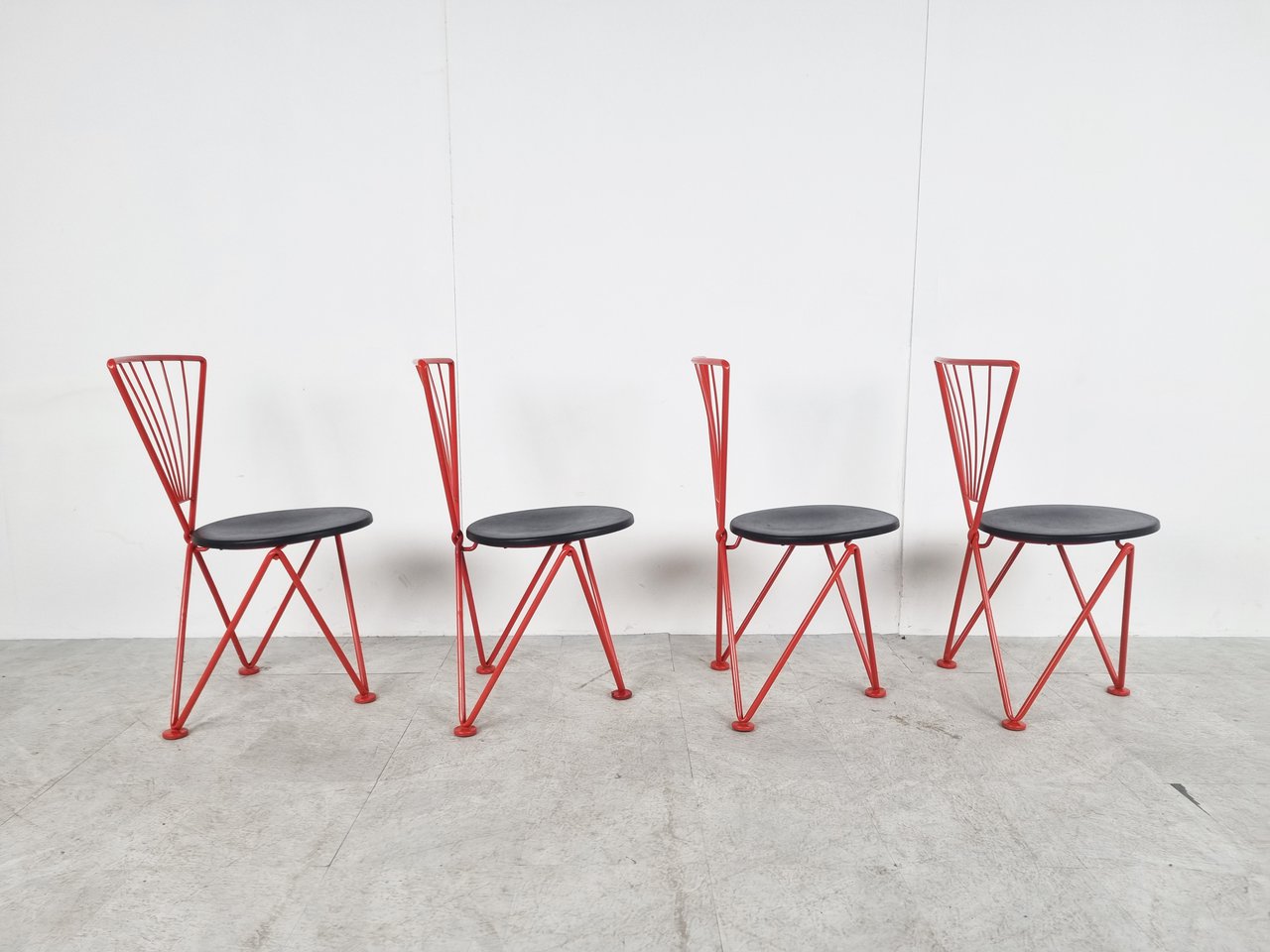 4x Vintage red metal dining chairs, set image 3