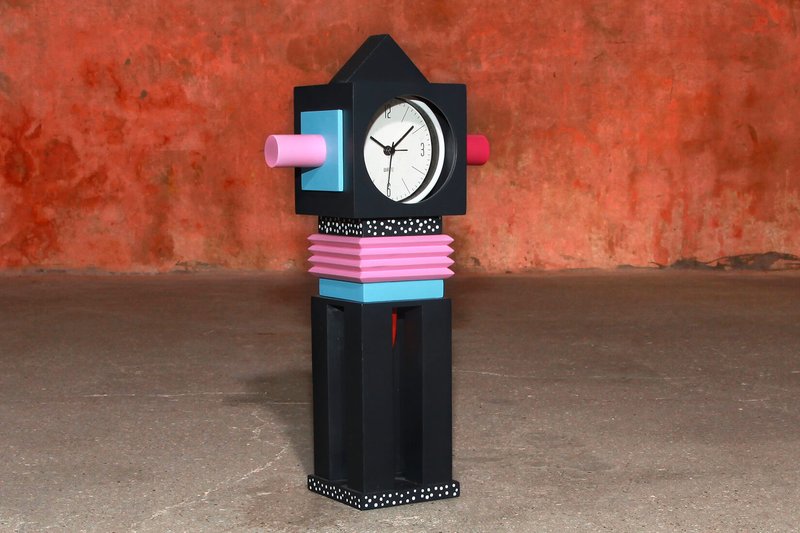 Memphis Milano Style Tower Table Clock