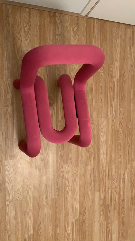 Bold Chair Moustache - Pink