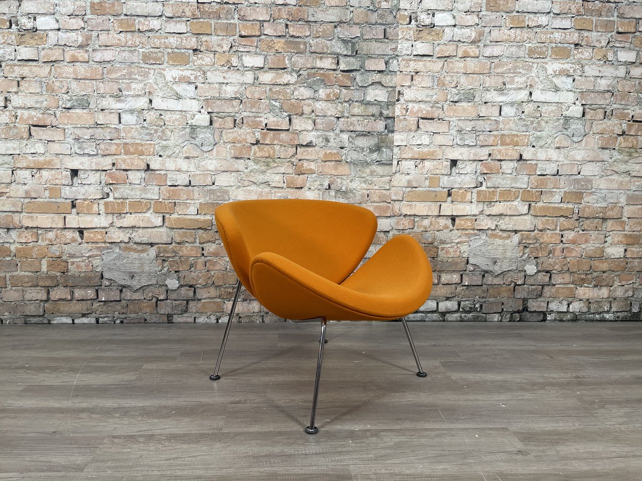 Image 2 of Artifort Orange Slice orange armchair