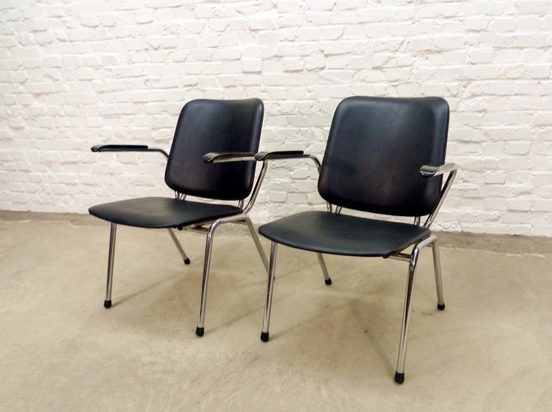 2 Gispen armchairs by Martin de Wit