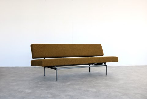 Gijs van der Sluis model 540 sofa