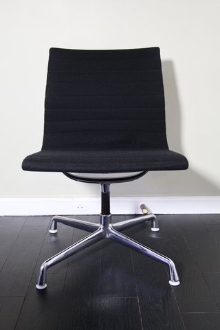 Charles & Ray Eames EA 107office chair