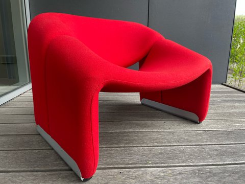 Artifort F598 Groovy lounge chair