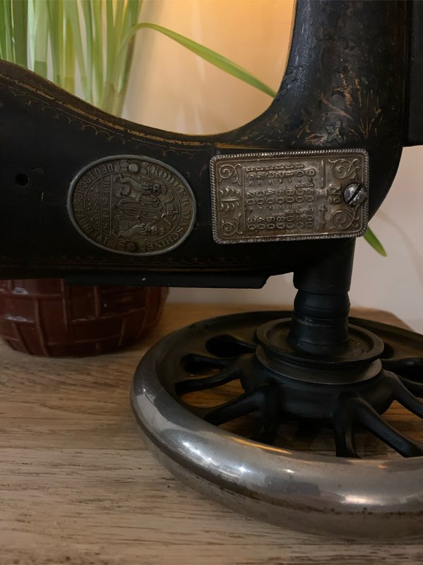 Vintage naaimachine lamp (Kohler)