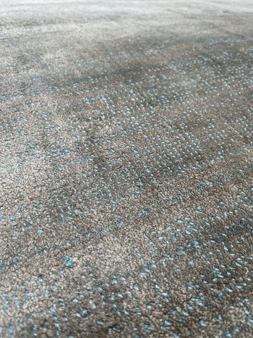Leolux Patna carpet taupe