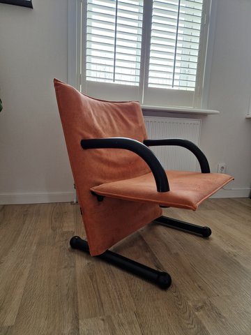 Arflex T-line chair