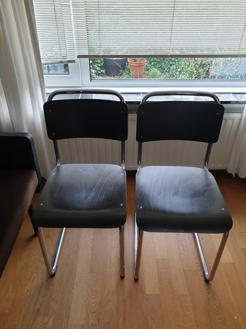 2x Gispen eetkamer stoelen