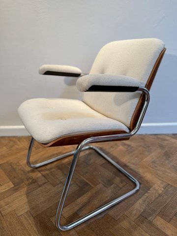 Giroflex 88/5178 chair