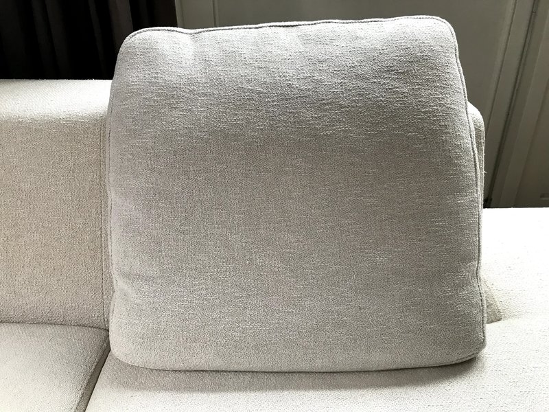 Design lounge bank met witte stof
